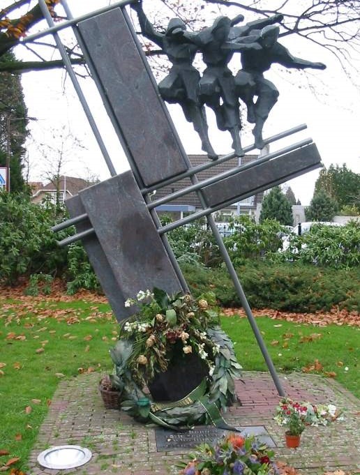 Het Schots monument in de koetstuin